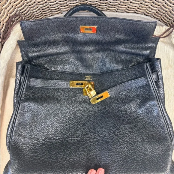 Authentic HERMES KELLY 35 taurillon black leather gold hardware - Picture 6 of 16
